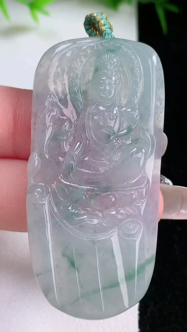 天然A货翡翠飘花观音菩萨吊坠，尺寸56.4-27-3.8，重量:14.07g
1月26日
