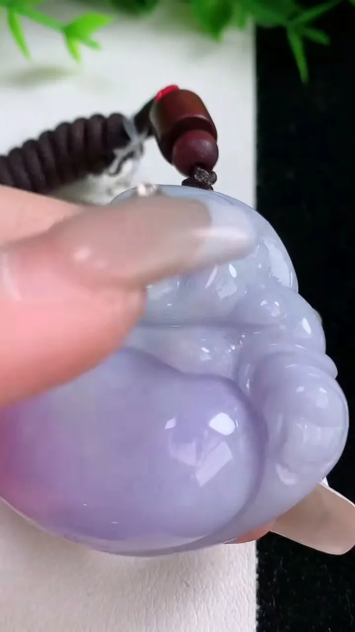 天然A货翡翠紫罗兰佛公吊坠，尺寸46.3-49.3-12，重量:46.82g
1月26日