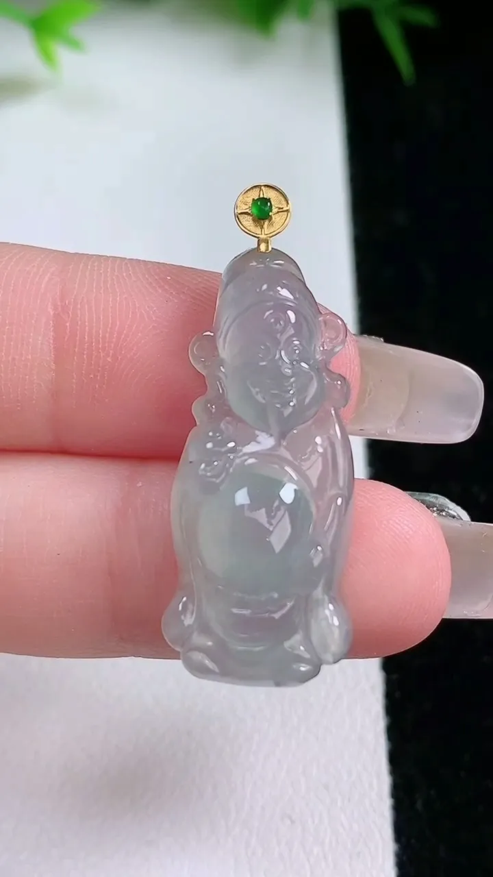 天然A货翡翠财神爷吊坠，尺寸28.8-12.7-5.5，重量:3.74g
1月26日