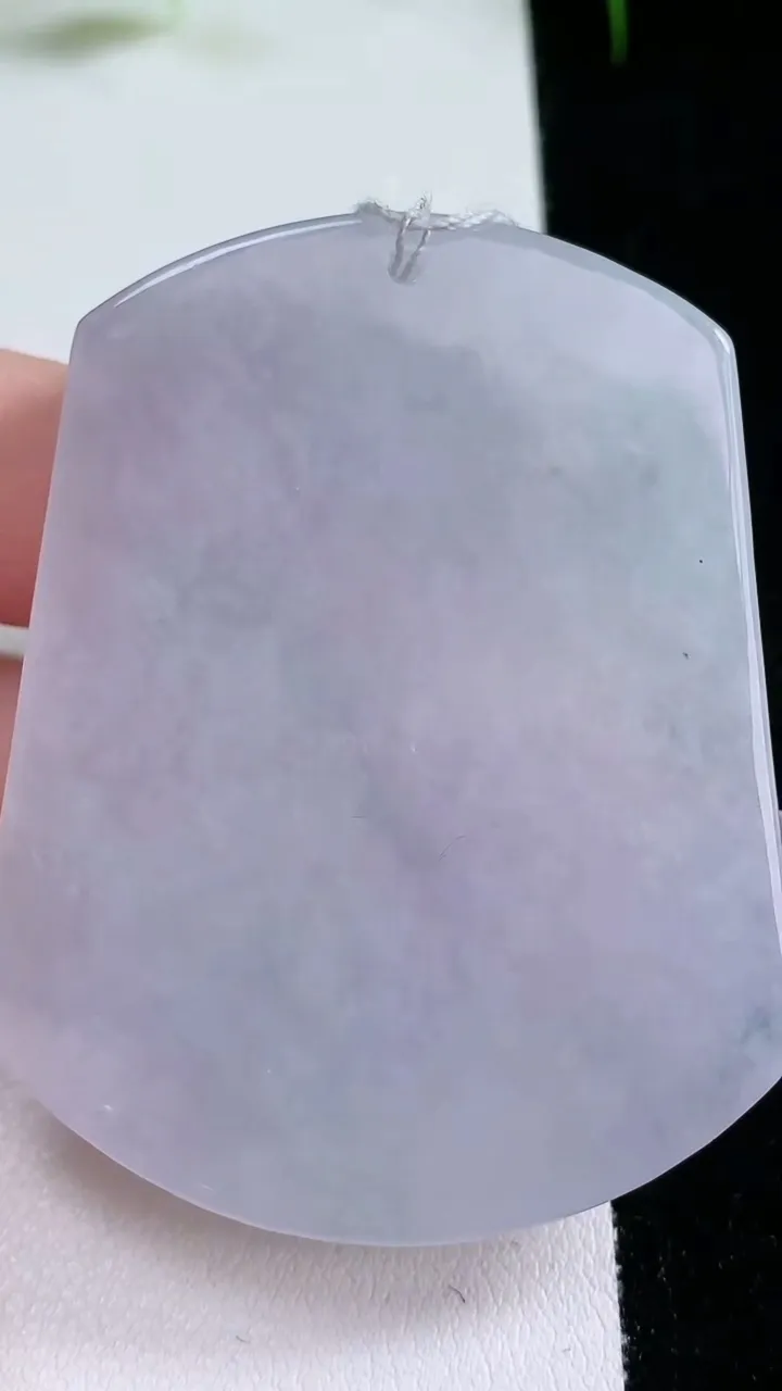 天然A货翡翠紫罗兰龙牌吊坠，尺寸56.4-44.7-7.4，重量:39.02g
1月26日