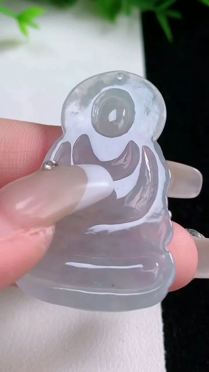 天然A货翡翠度母观音吊坠，尺寸45.3-27.8-5，重量:10.82g
1月26日