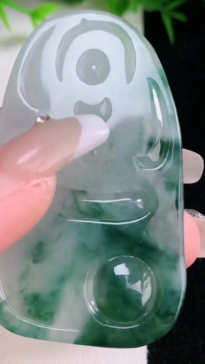 天然A货翡翠飘花文殊菩萨吊坠，尺寸62.4-33-5.2，重量:25.28g
1月26日