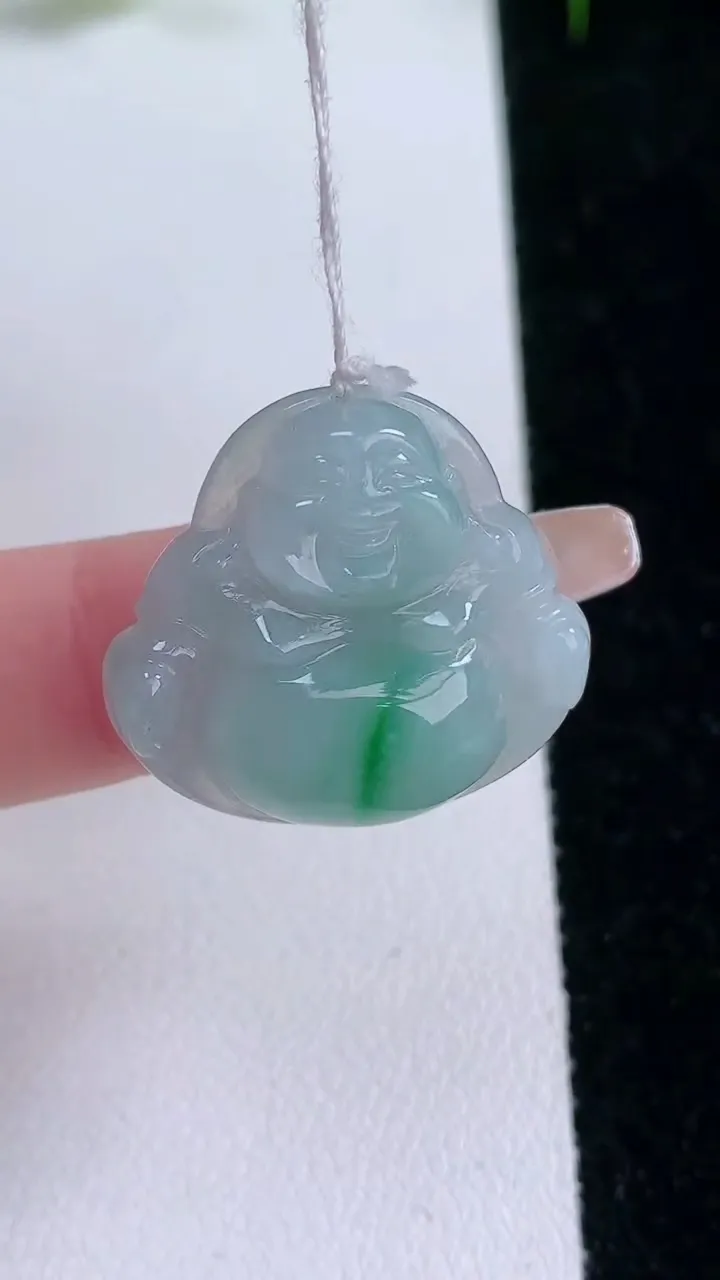 天然A货翡翠佛公吊坠，尺寸23.5-35.5-6，重量:5.48g
1月26日