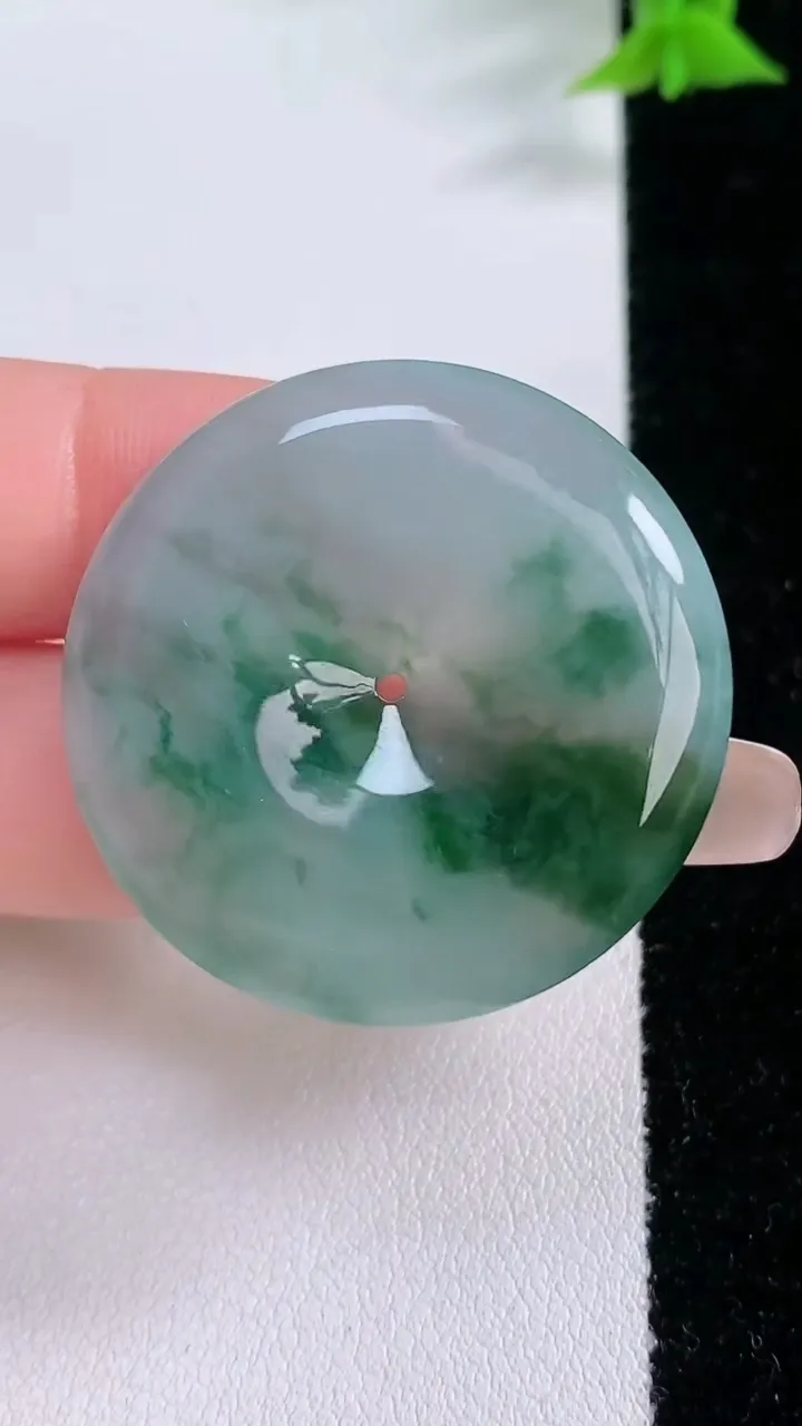 天然A货翡翠飘花平安扣吊坠，尺寸34.6-5.8，重量:14.86g
1月26日