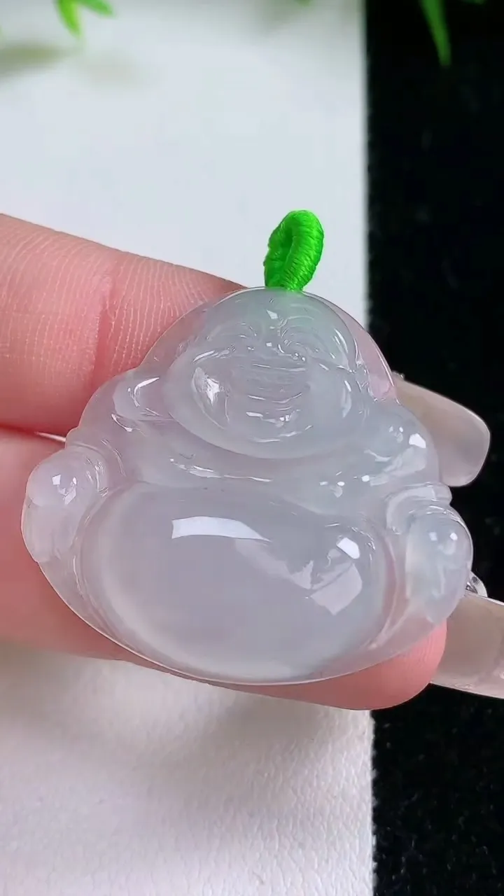 天然A货翡翠佛公吊坠，尺寸29.6-32.7-5.7，重量:8.30g
1月26日