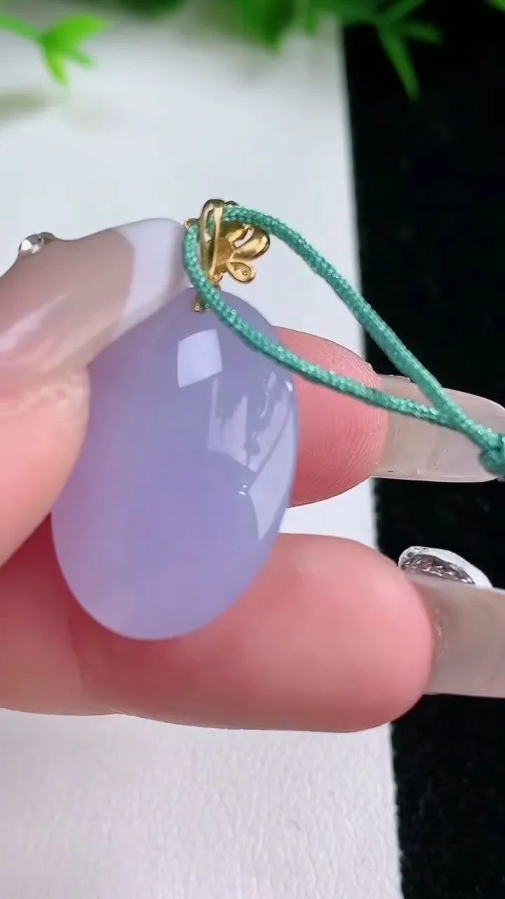 天然A货翡翠18K金紫罗兰蛋面吊坠，尺寸23-16-10.8，重量:7.09g
1月26日