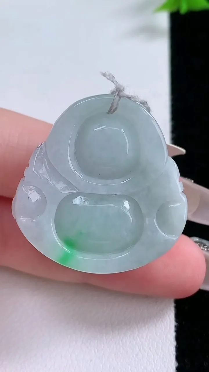 天然A货翡翠佛公吊坠，尺寸32.2-31-12.6，重量:19.12g
1月26日