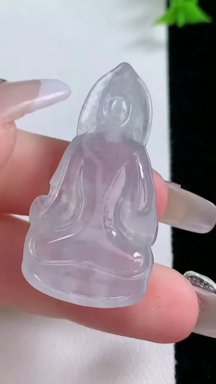 天然A货翡翠观音菩萨吊坠，尺寸43.4-22-6，重量:9.80g
1月26日