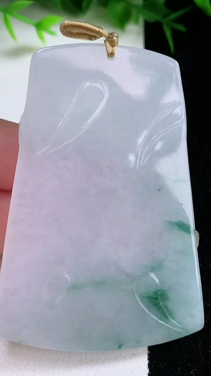 天然A货翡翠飘花文殊菩萨吊坠，尺寸66-46-6，重量:39.49g
1月26日