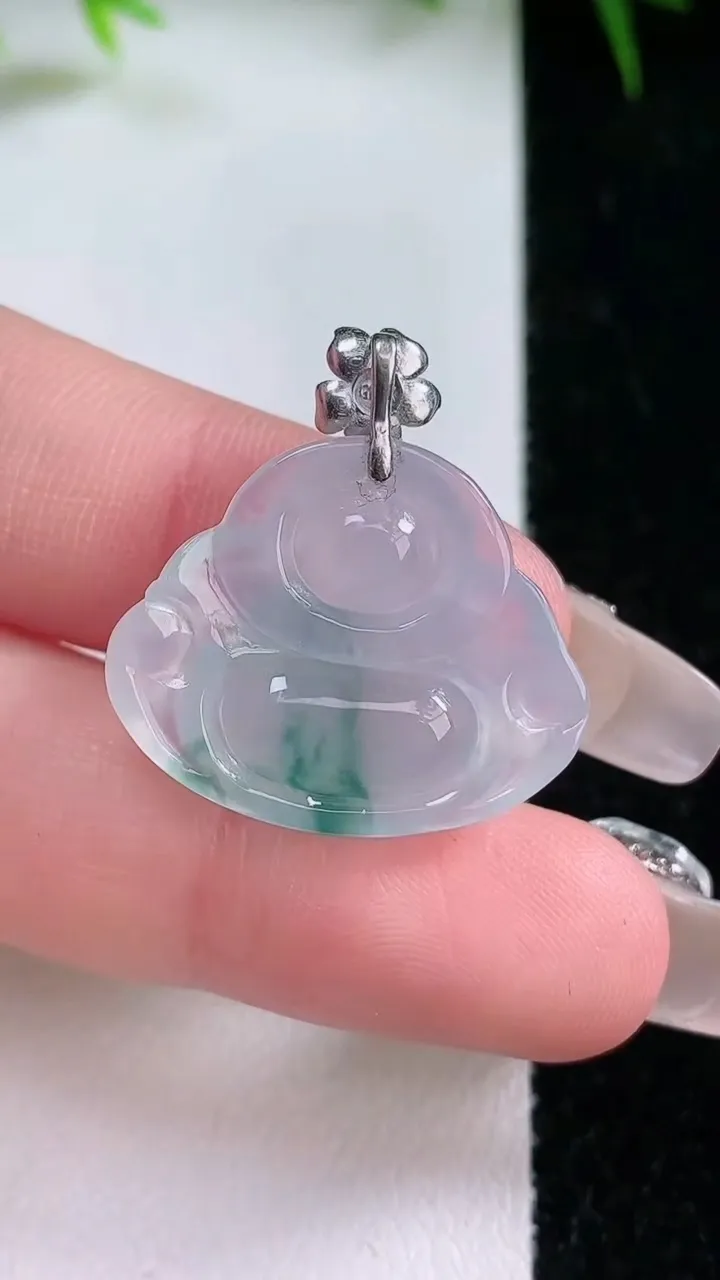 天然A货翡翠种飘花佛公吊坠，尺寸19-24-6，重量:4.24g
1月26日