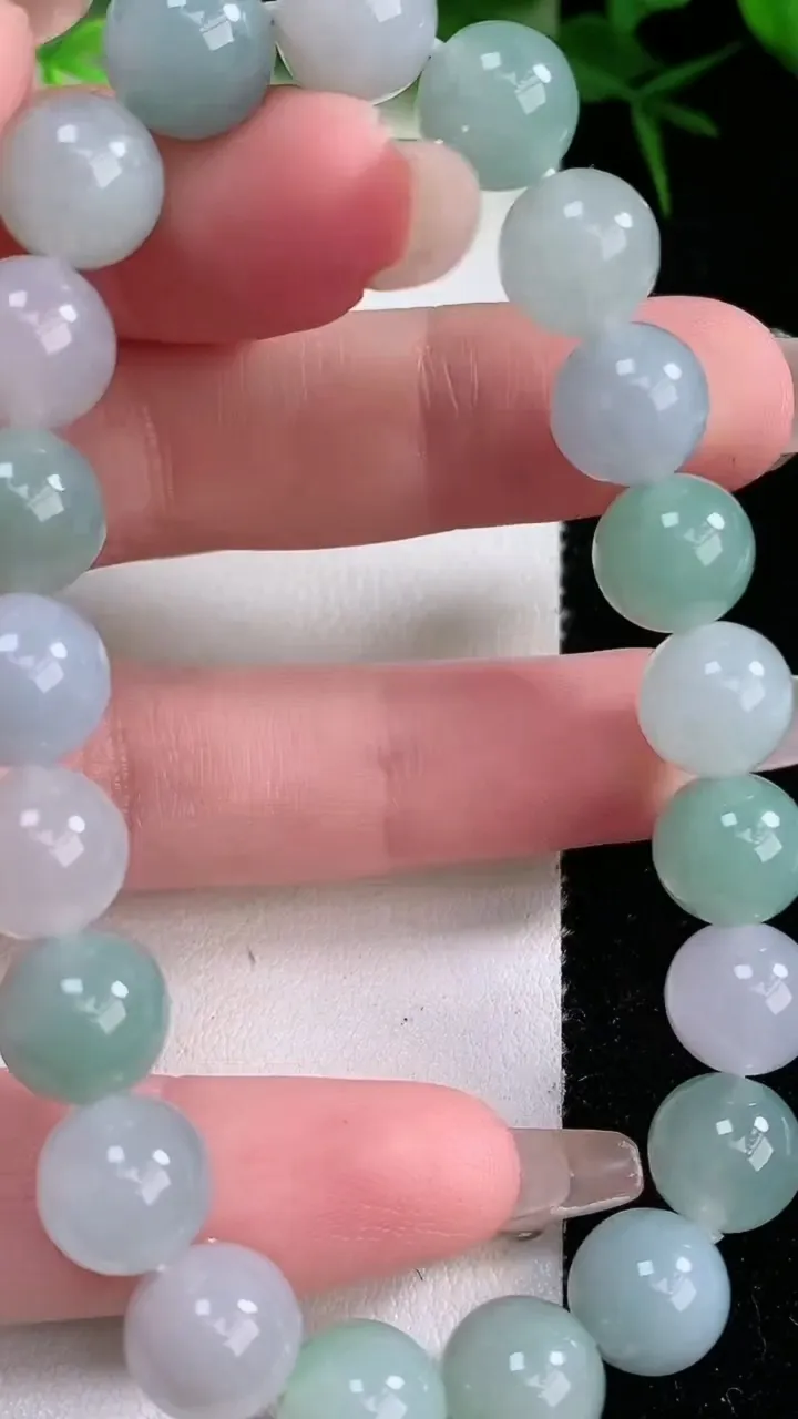 天然A货翡翠圆珠手串，尺寸9.3-21颗，重量:30.98g1月26日
工厂直销收藏佳品,种好水足，