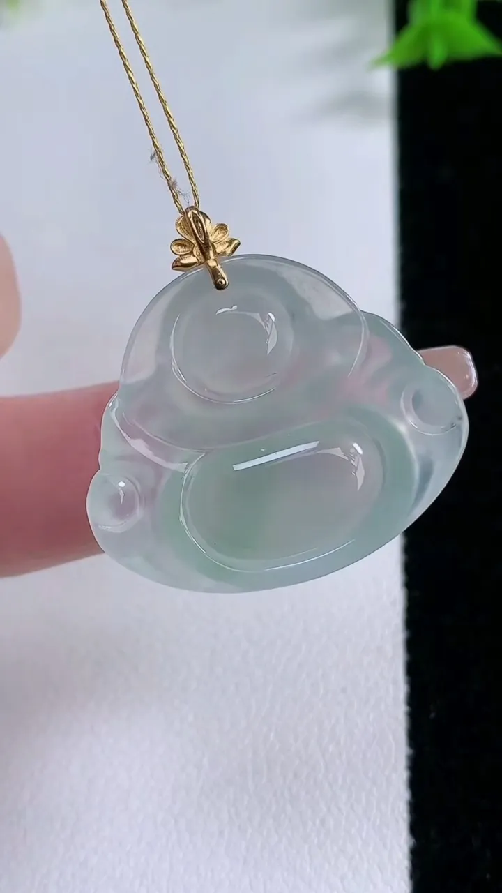 天然A货翡翠佛公吊坠，尺寸24.2-28.3-5.8，重量:6.39g
1月26日