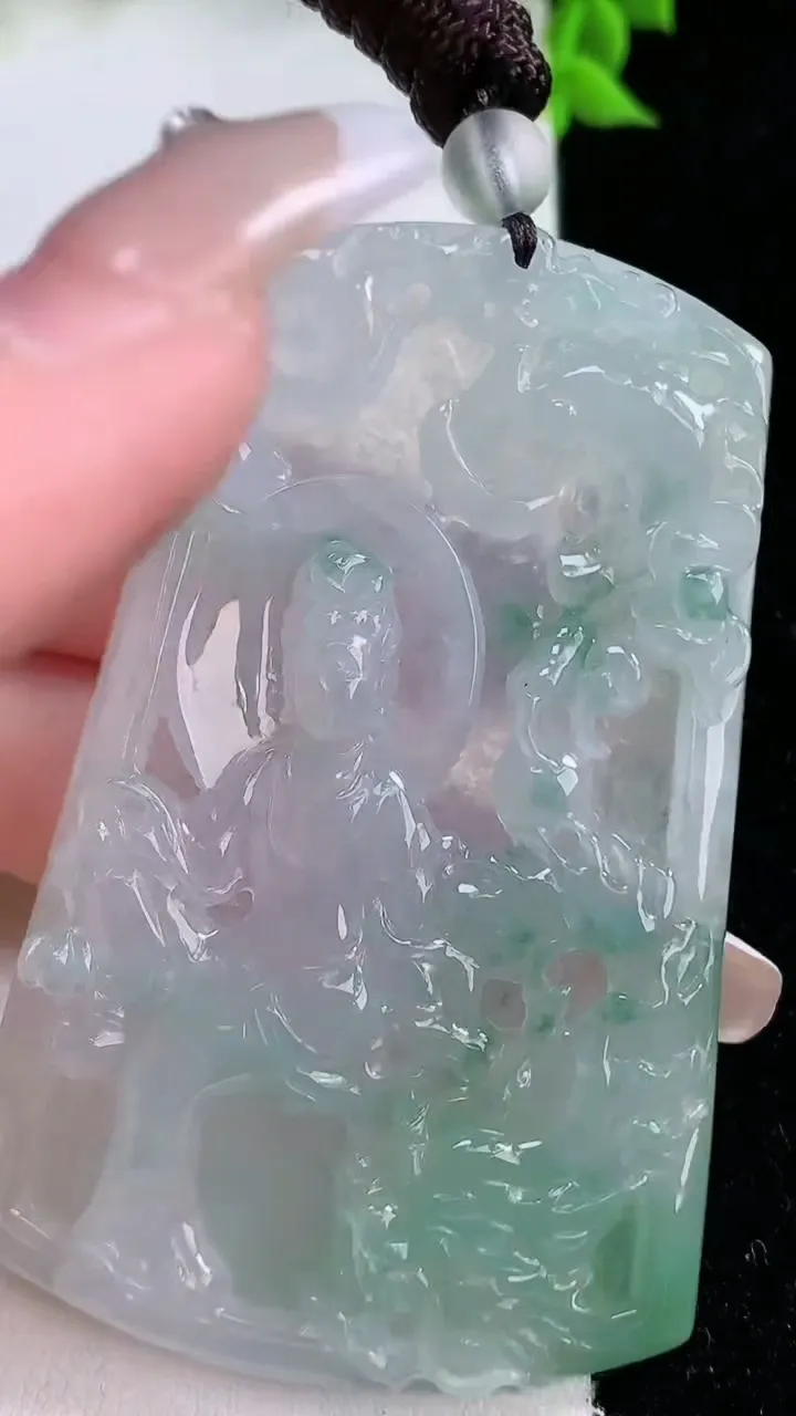 天然A货翡翠飘花祥龙观音菩萨吊坠，尺寸66.6-42.4-5.8，重:33.15g
1月26日