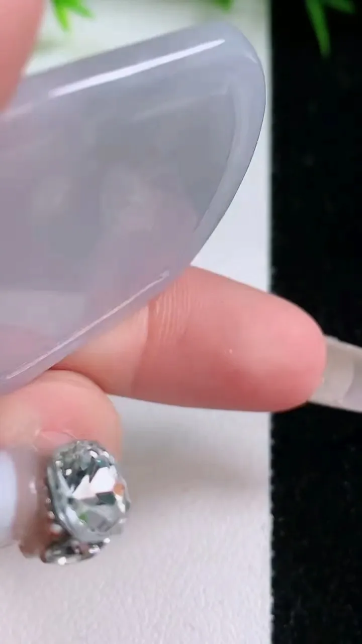 天然A货翡翠紫罗兰生肖鼠吊坠，尺寸41.7-35.6-4.8，重量:12.41g
1月26日