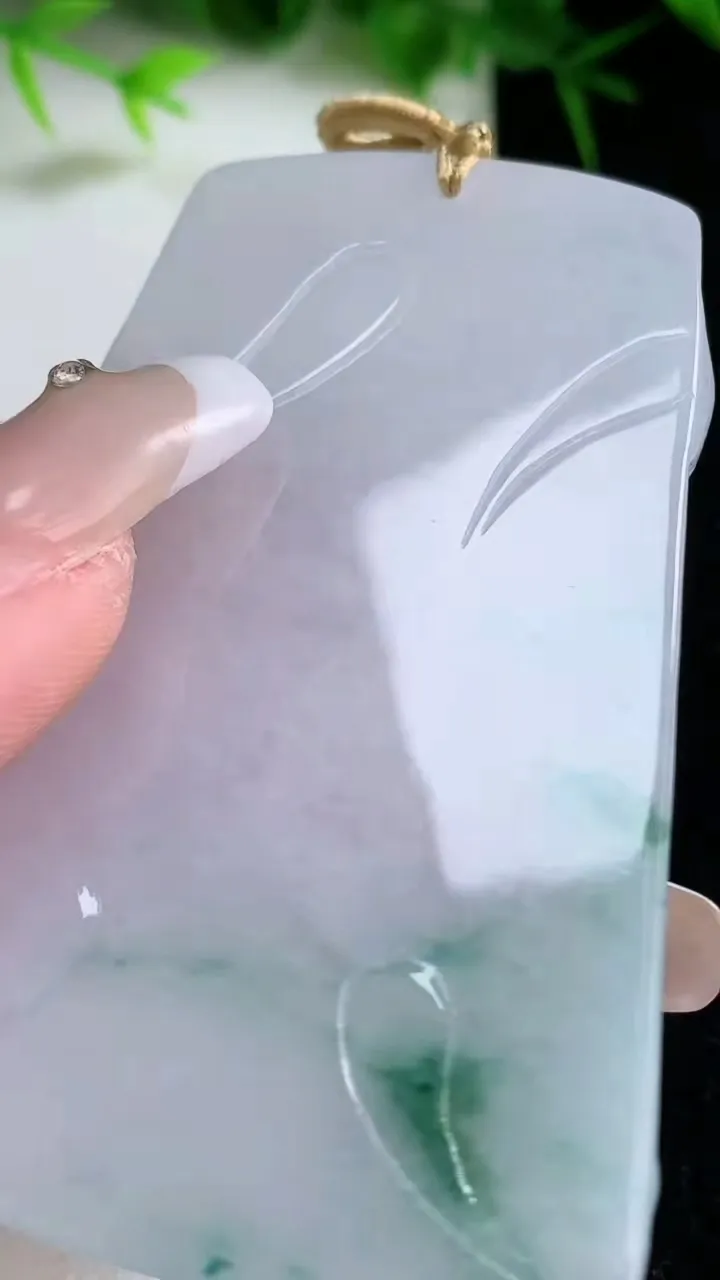 天然A货翡翠飘花文殊菩萨吊坠，尺寸66-46-6，重量:39.49g
1月26日