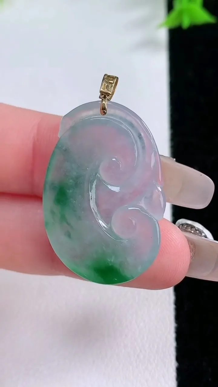 天然A货翡翠如意吊坠，尺寸30-20.4-4，重量:5.45g
1月26日