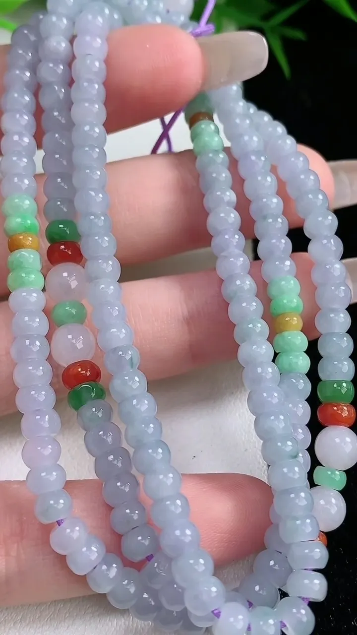 天然A货翡翠四彩算盘珠项链，尺寸4.7-3.2-190颗，重量:29.75g1月26日
工厂直销收藏佳品,种好水足，色泽均匀，有种有色，上手高大气！
