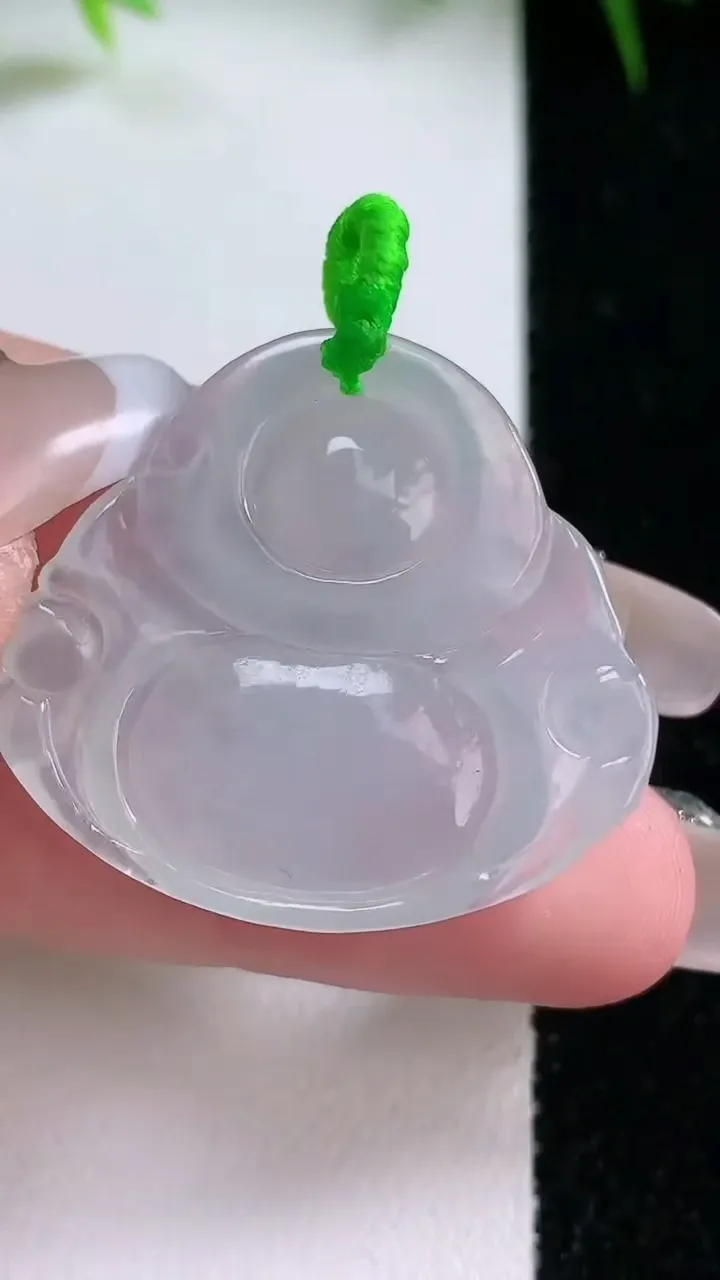 天然A货翡翠佛公吊坠，尺寸29.6-32.7-5.7，重量:8.30g
1月26日