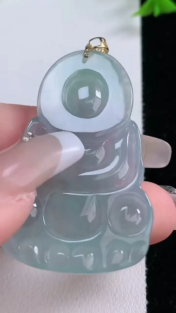 天然A货翡翠观音菩萨吊坠，尺寸47.5-29.8-4重量:11.07g
1月26日