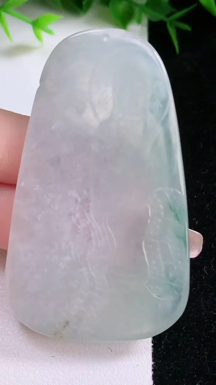 天然A货翡翠飘花祥龙阿弥陀佛吊坠，尺寸65.6-38.6-4.5，重量:26.97g
1月26日