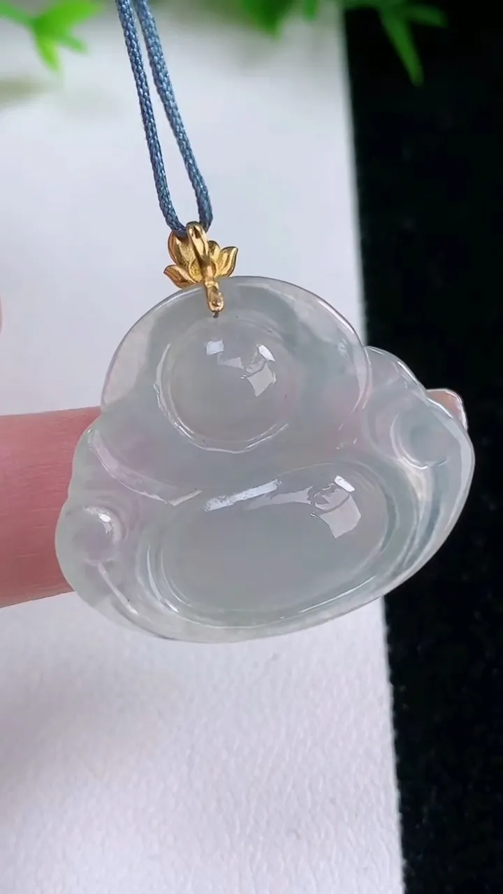 天然A货翡翠佛公吊坠，尺寸25.2-29.5-5.3，重量:5.75g
1月26日