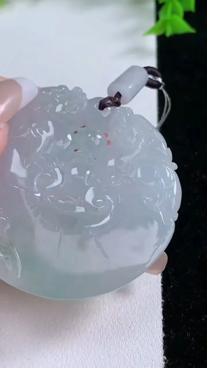 天然A货翡翠飘花貔貅吊坠，尺寸50.3-9，重量:50.47g
1月26日