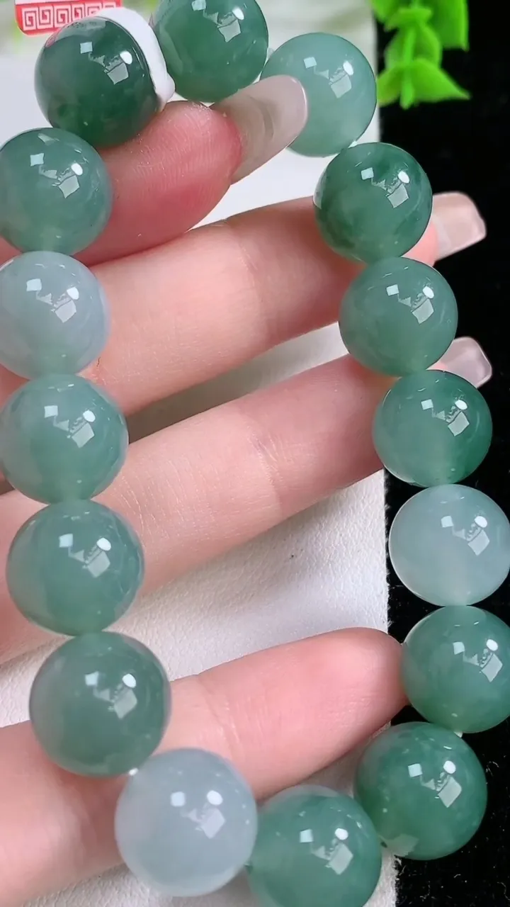 天然A货翡翠圆珠手串，尺寸12-16颗，重量:50.30g1月26日
工厂直销收藏佳品,种好水足，色