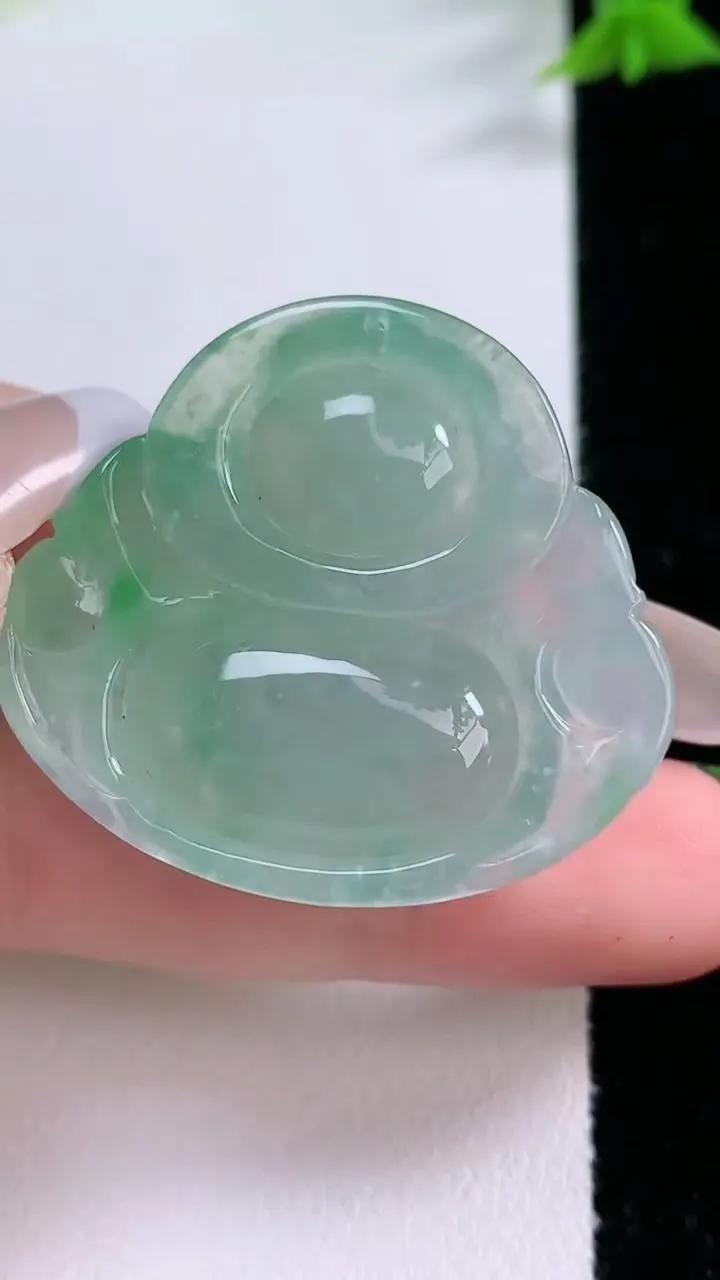 天然A货翡翠佛公吊坠，尺寸31.8-34.5-8，重量:14.21g
1月26日