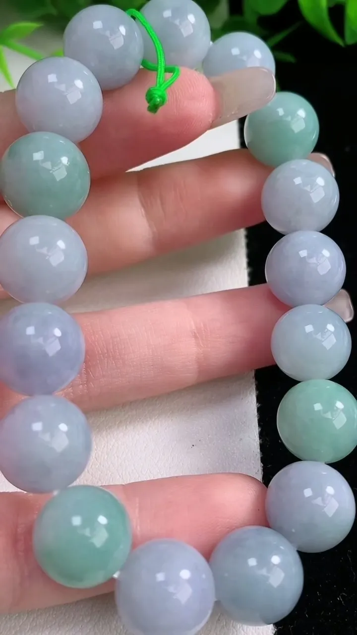 天然A货翡翠紫罗兰圆珠手串，尺寸12-17颗，重量:53.66g1月26日
工厂直销收藏佳品,种好水足，色泽均匀，有种有色，上手高大气！