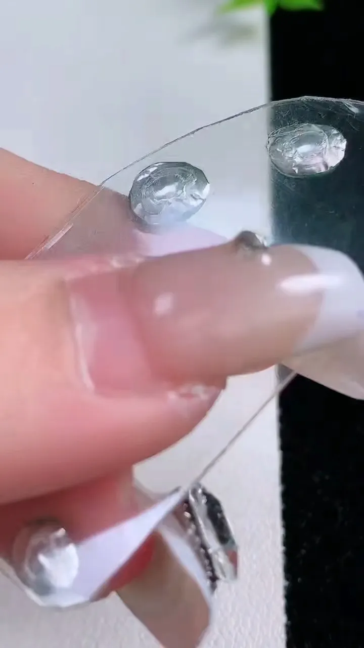 天然A货翡翠蛋面镶嵌件一手，尺寸7.6-6.6-3，重:1.89g
1月26日