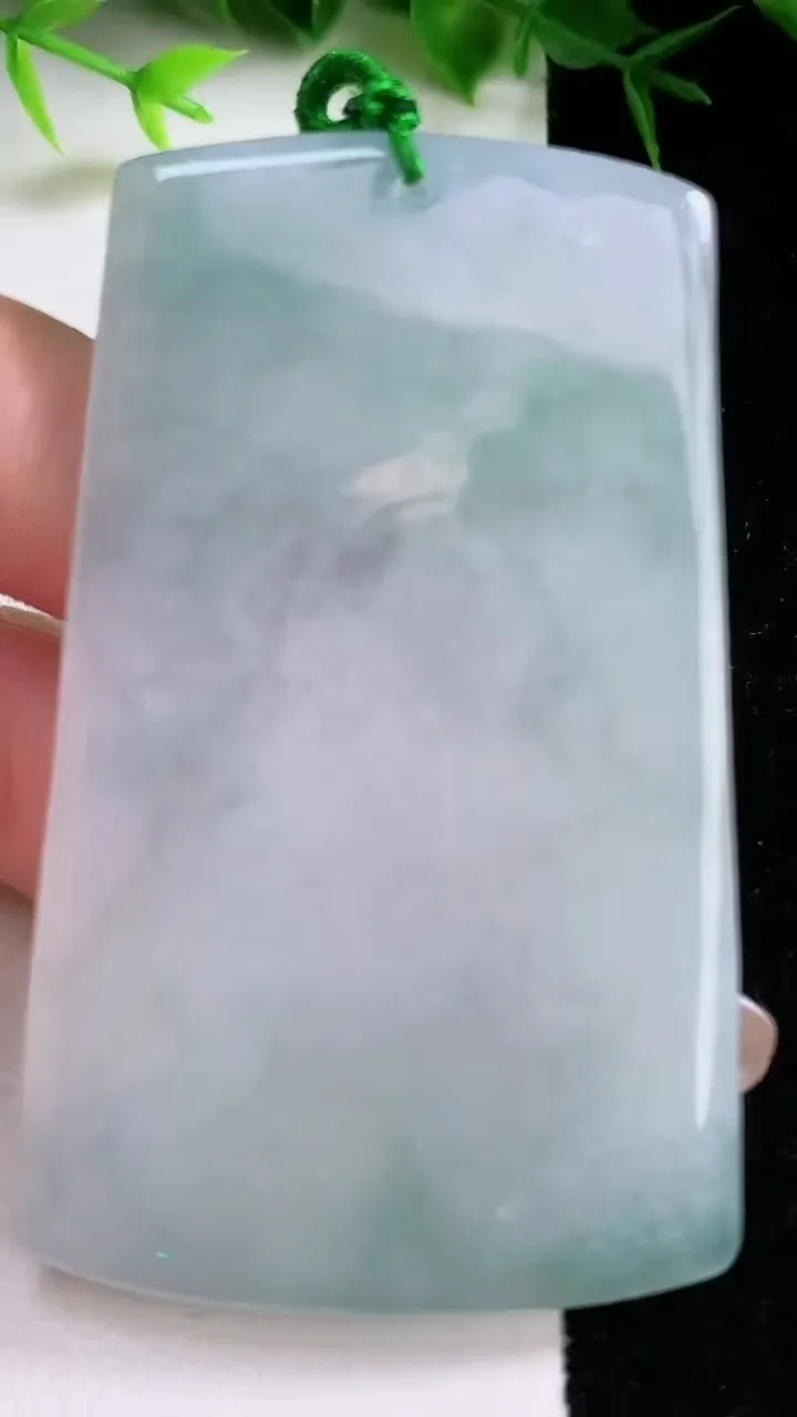 天然A货翡翠普贤菩萨吊坠，尺寸68.4-40.8-4.8，重量:34.69g
1月26日