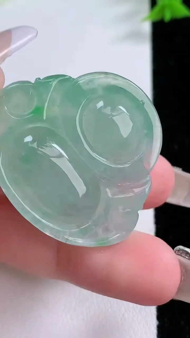 天然A货翡翠佛公吊坠，尺寸31.8-34.5-8，重量:14.21g
1月26日