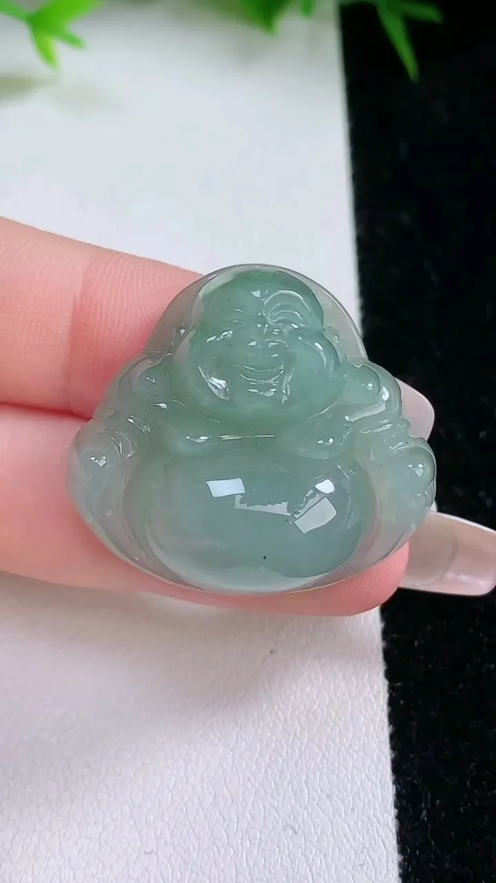 天然A货翡翠佛公吊坠，尺寸28-31-10.3，重量:12.86g
1月26日
