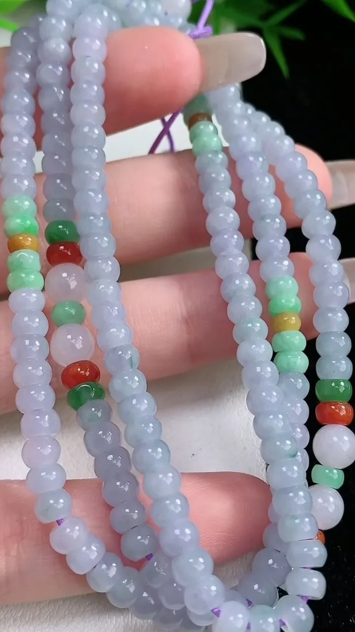 天然A货翡翠四彩算盘珠项链，尺寸4.7-3.2-190颗，重量:29.75g1月26日
工厂直销收藏佳品,种好水足，色泽均匀，有种有色，上手高大气！