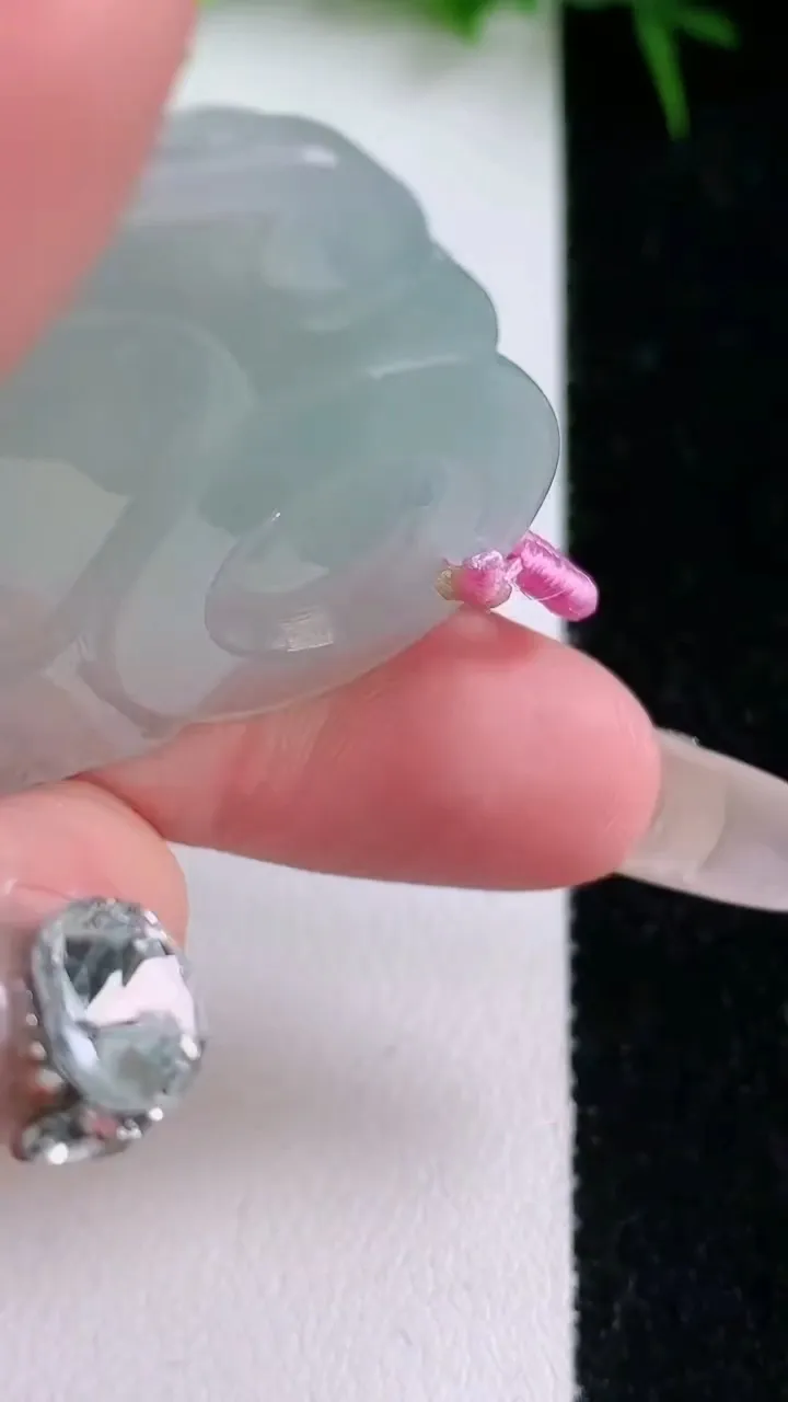 天然A货翡翠佛公吊坠，尺寸37-24-7.6，重量:17.24g
1月26日