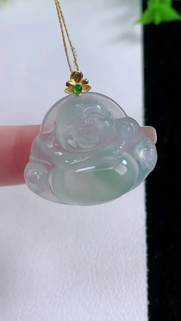 天然A货翡翠佛公吊坠，尺寸24.2-28.3-5.8，重量:6.39g
1月26日