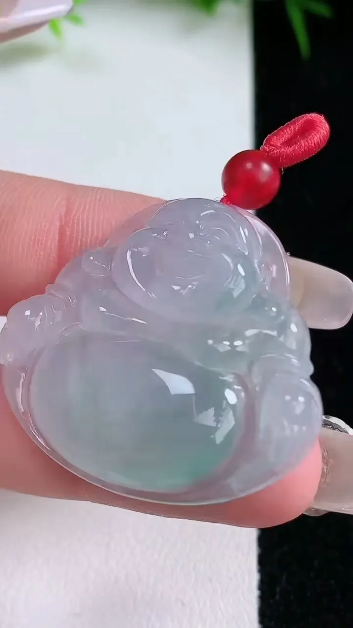 天然A货翡翠佛公吊坠，尺寸31-33.8-5.7，重量:9.43g
1月26日