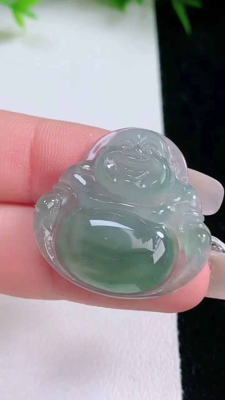 天然A货翡翠佛公吊坠，尺寸27-28-5，重量:5.60g
1月26日