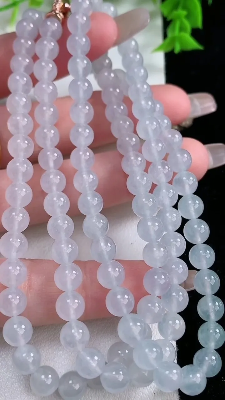 天然A货翡翠种白冰圆珠项链，尺寸6.2-108颗，重量:45.83g1月27日
工厂直销收藏佳品,种好水足，色泽均匀，有种有色，上手高大气！