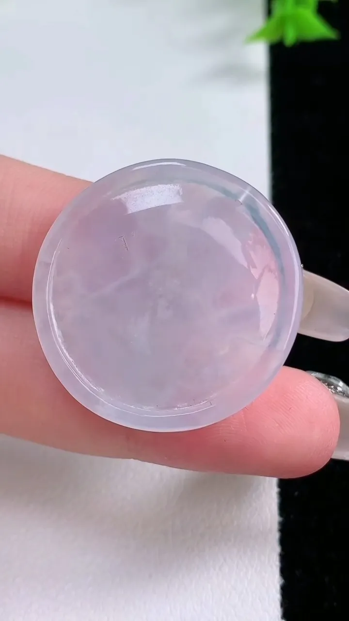 天然A货翡翠虚空藏菩萨吊坠，尺寸29.8-4.2，重量:7.24g
1月27日