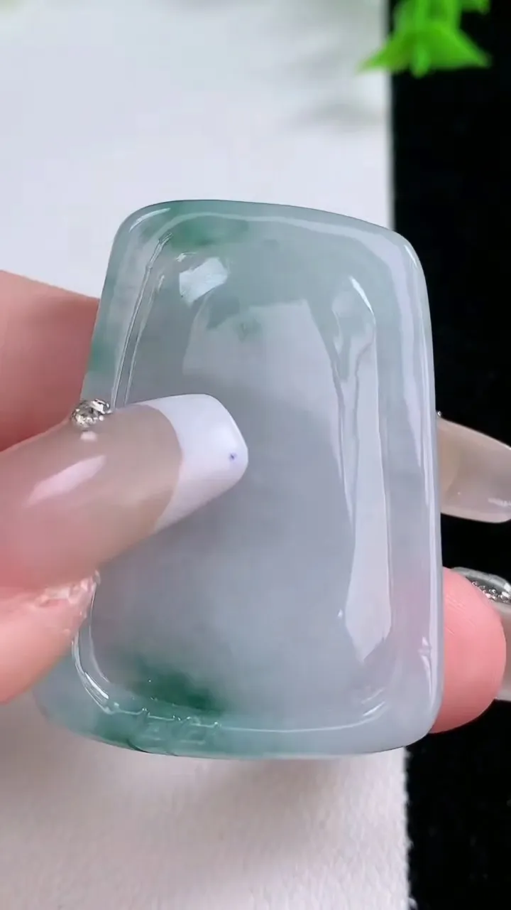 天然A货翡翠飘花普贤菩萨吊坠，尺寸40.4-28.8-6.5，重量:16.30g
1月27日