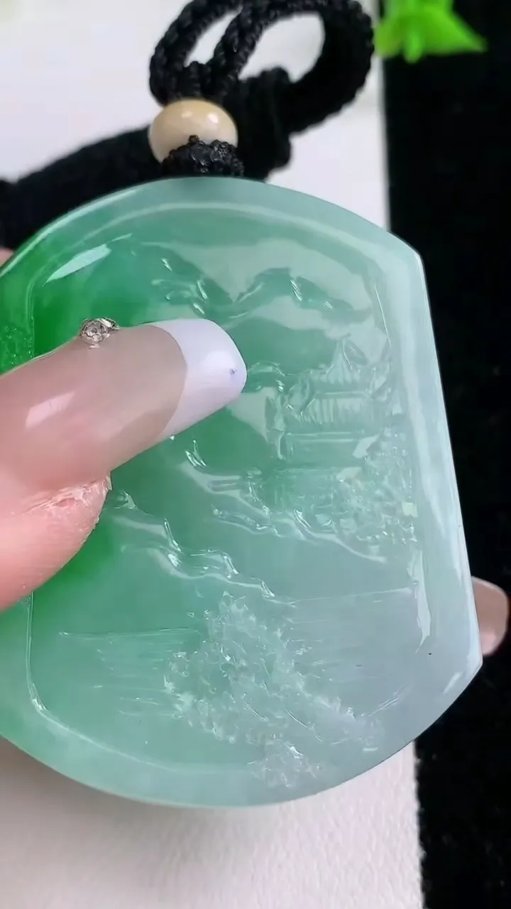 天然A货翡翠山水牌吊坠，尺寸49.8-38.2-9，重量:36.20g
1月27日