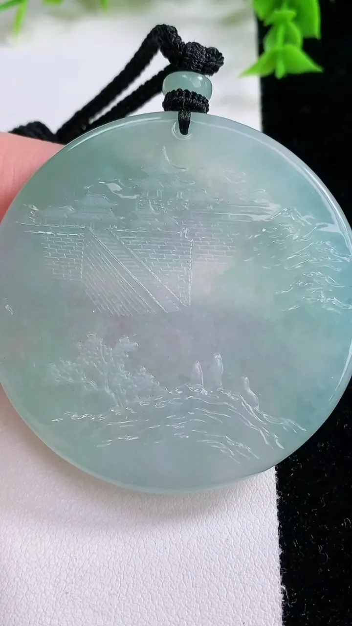 天然A货翡翠山水牌吊坠，尺寸56.4-5，重量:47.23g
1月27日