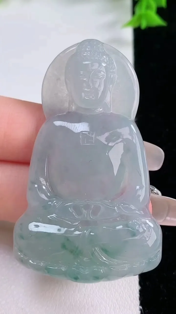 天然A货翡翠冰种飘花大日如来吊坠，尺寸57.6-35-5，重量:19.77g
1月27日