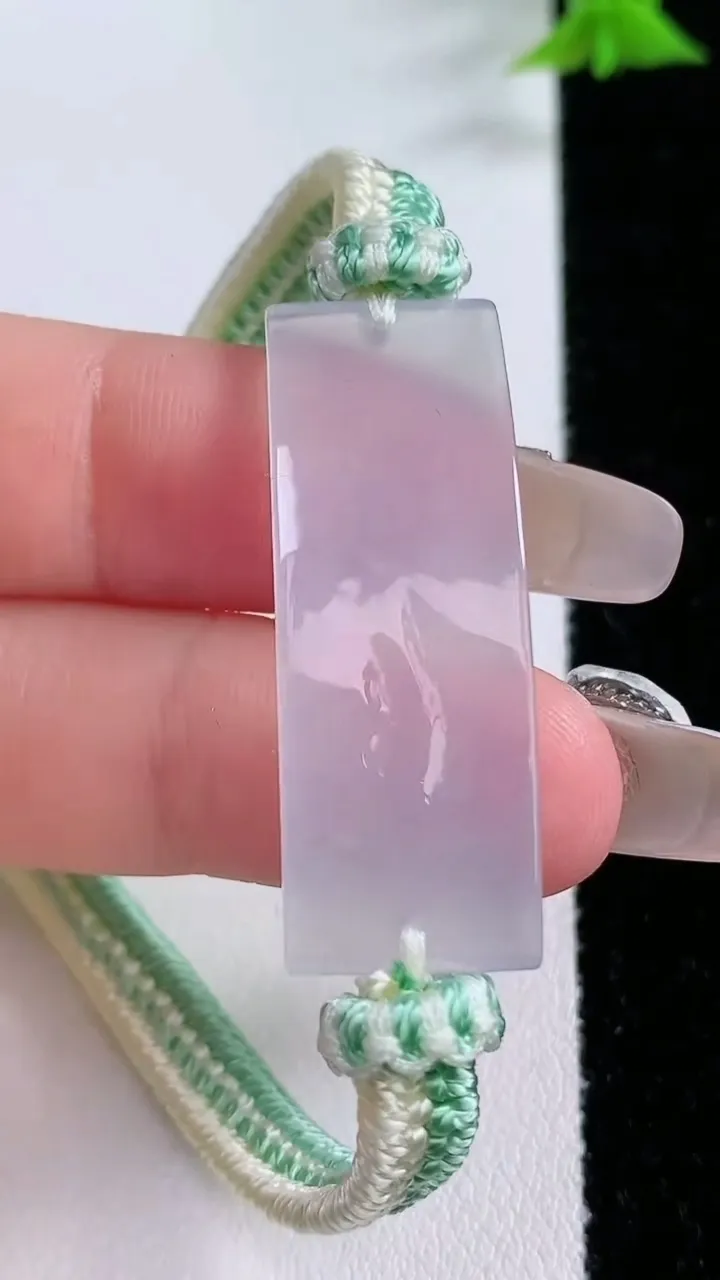 天然A货翡翠素面手牌，尺寸36-12.4-3，重量:6.84g
1月27日