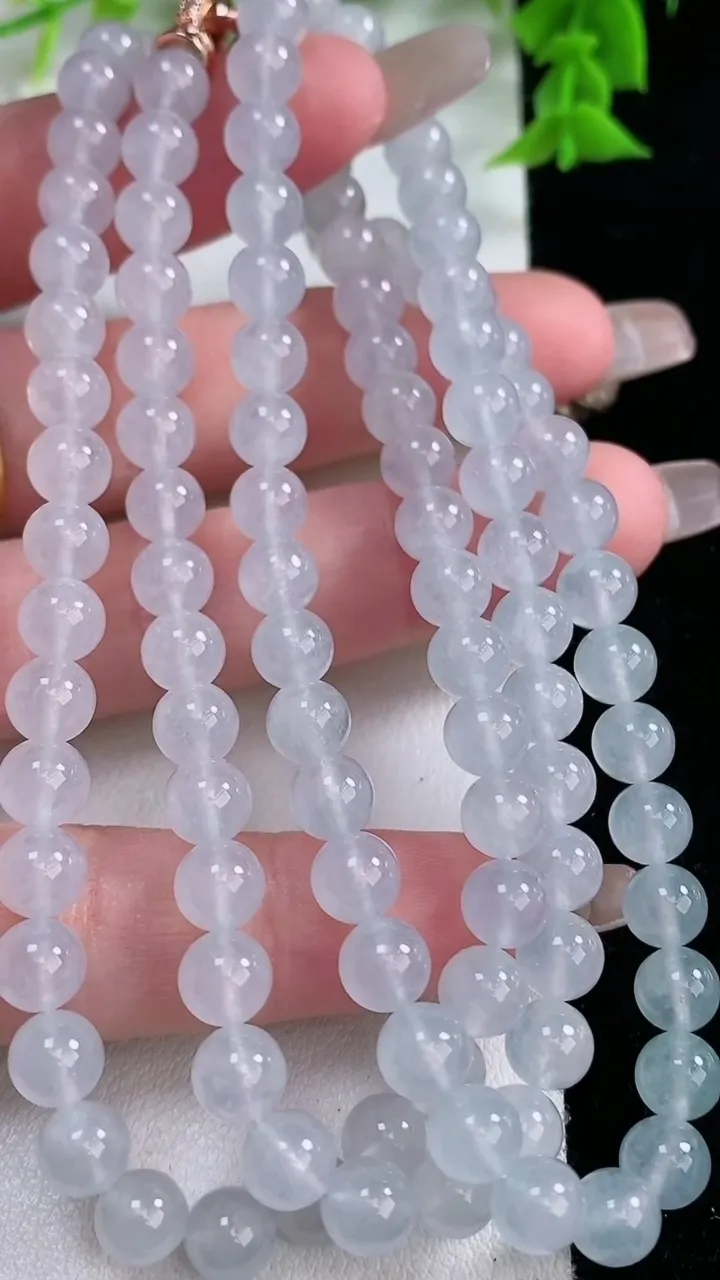 天然A货翡翠种白冰圆珠项链，尺寸6.2-108颗，重量:45.83g1月27日
工厂直销收藏佳品,种好水足，色泽均匀，有种有色，上手高大气！