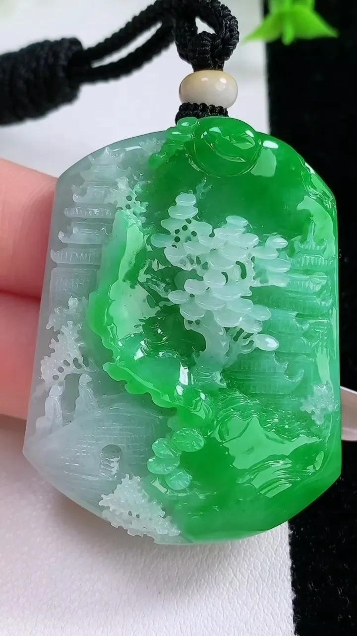 天然A货翡翠山水牌吊坠，尺寸49.8-38.2-9，重量:36.20g
1月27日