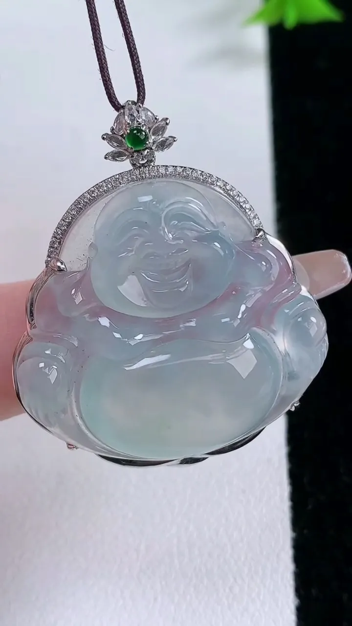 天然A货翡翠佛公吊坠，尺寸38-33-7.7，裸石28.8-31.6重量:10.06g
1月27日