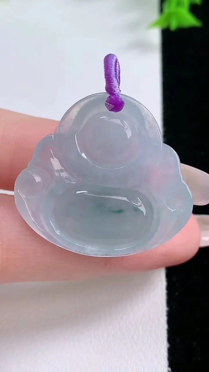 天然A货翡翠冰种飘花佛公吊坠，尺寸29.3-32-6，重量:8.20g
1月27日