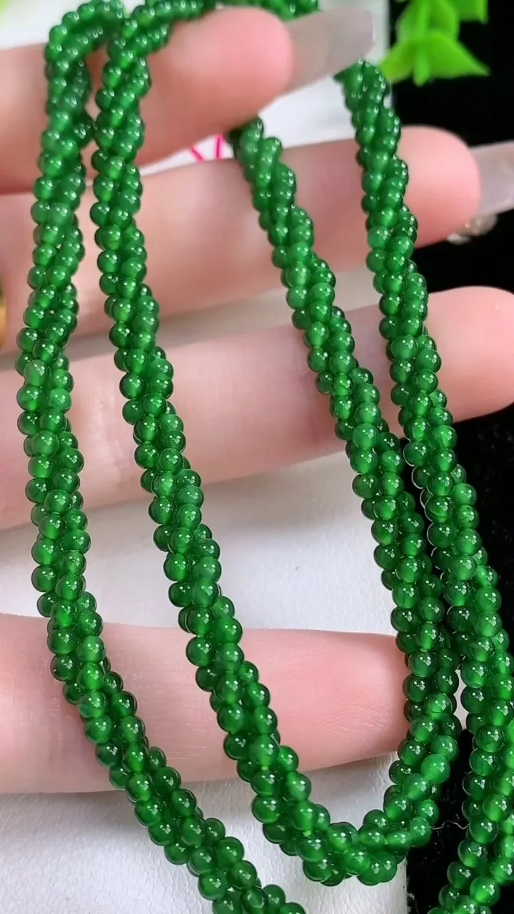 天然A货翡翠小米珠三排项链，尺寸2.5，重量:16.41g1月27日
工厂直销收藏佳品,种好水足，色